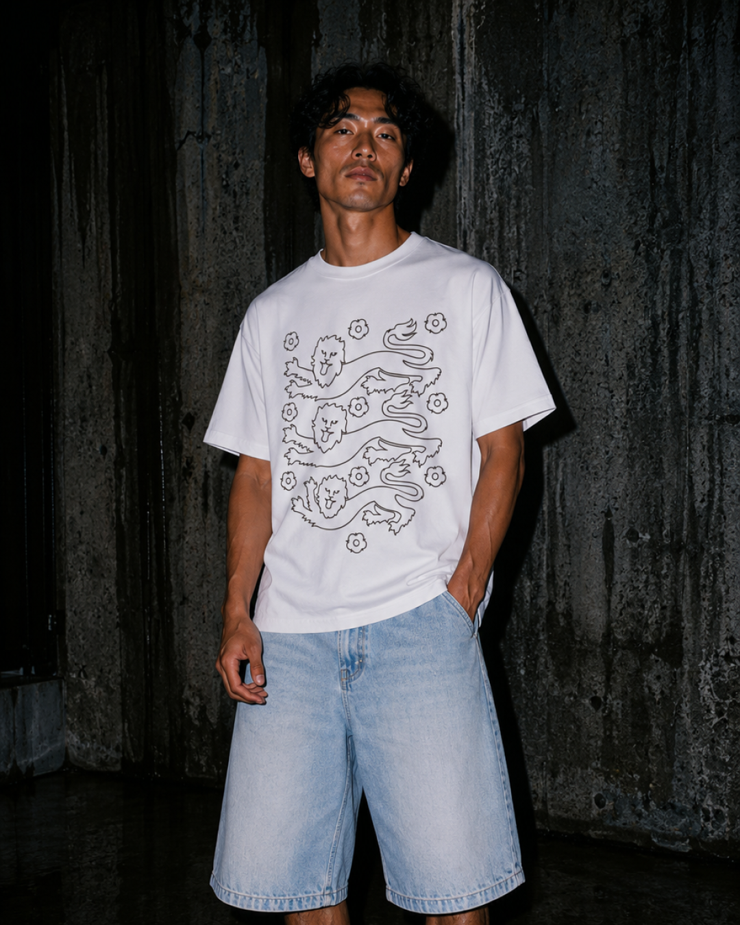 THREE LIONS OUTLINE T-SHIRT